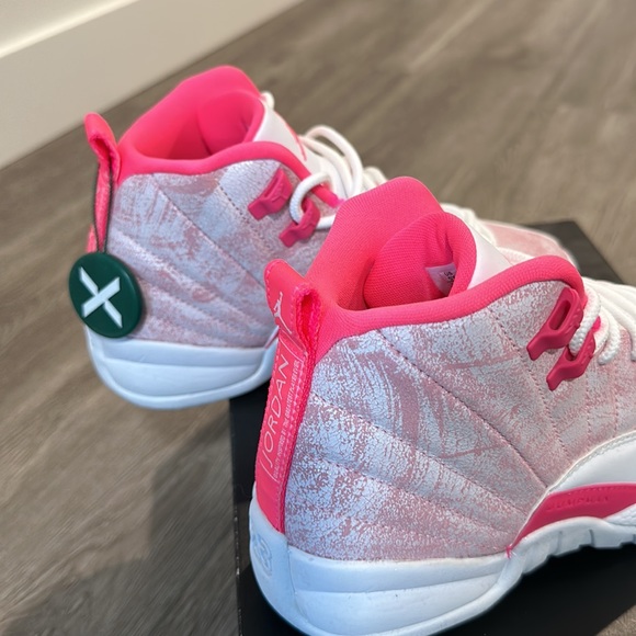 Jordan 12 white and pink size 5 youth - Picture 2 of 5